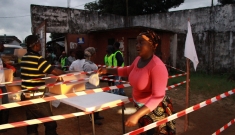 Monrovia, distribution of anti-malaria treatment