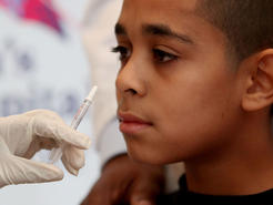 Vaccine Spray May Not Work for Swine Flu in Kids