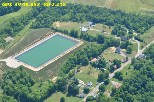 Hydraulic fracturing impoundment close to houses