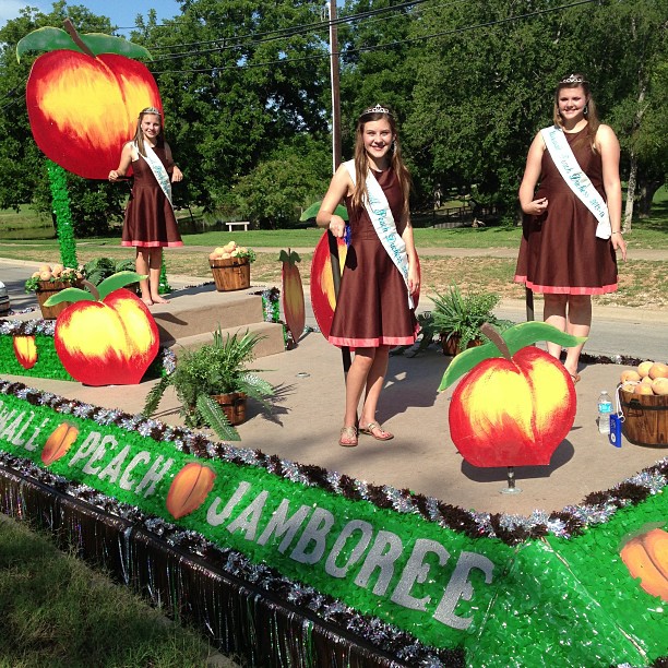 Floating down Main Street #mfrodeoparade