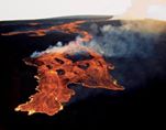A glimpse of Hawaii's volcano sending lava in the direction of homes. http://abcnews.go.com/US/wireStory/hawaii-volcano-sending-lava-homes-25309818