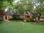 10433 Strait Lane Putting Green