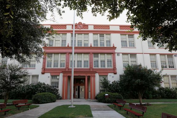 Weeks ago, community leaders protested the demolition of the historic Phyllis Wheatley High School﻿. On Thursday, the HISD﻿ school board settled a lawsuit with alumni and Fifth Ward leaders to demolish the school﻿. ﻿