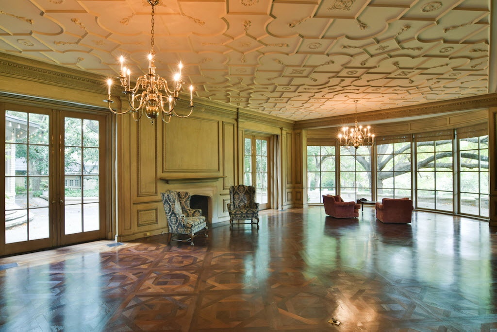 The living room in the historic Trammell Crow home in Highland Park. Photograph courtesy Allie Beth Allman.