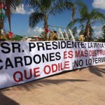 Antimineros reciben a Peña Nieto en Los Cabos con mensajes contra Los Cardones