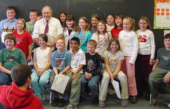 Senator Levin visiting with the 4th graders at Rather Elementary School in Ionia.