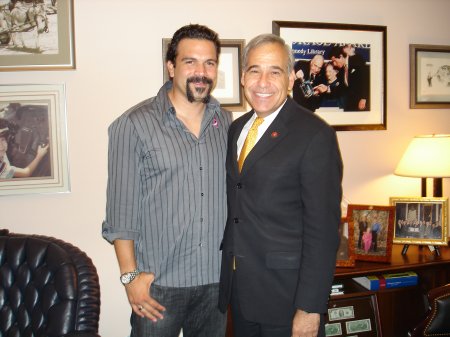 Congressman Gonzalez meets with Hollywood Actor Ricardo Chavira to discuss funding for breast cancer research.