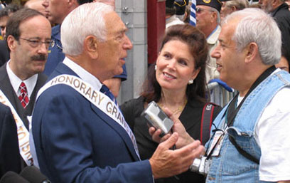 Senator Lautenberg walks in the 2006 Jewish Community Relations Council of NY's Salute to Israel Parade. (June 4, 2006) 