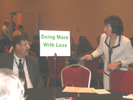 FCG CEO Anne Kelly facilitates a group at the 2005 Government Customer Support Conference
