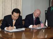 Secretary Bodman and South Korean Minister of Commerce, Industry & Energy, Sye Kyun Chung