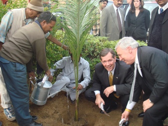 January 10, 2008 – U.S. Secretary of Health and Human Services (HHS) Michael O. Leavitt (right) and HHS Food and Drug Administrator Andrew von Eschenbach, M.D., plant a tree during their visit to Jamia Millia Islamia University in New Delhi, Republic of India.