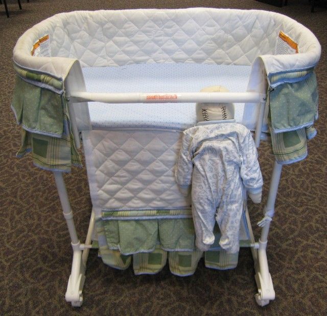 Picture of Simplicity Bassinet showing hazard