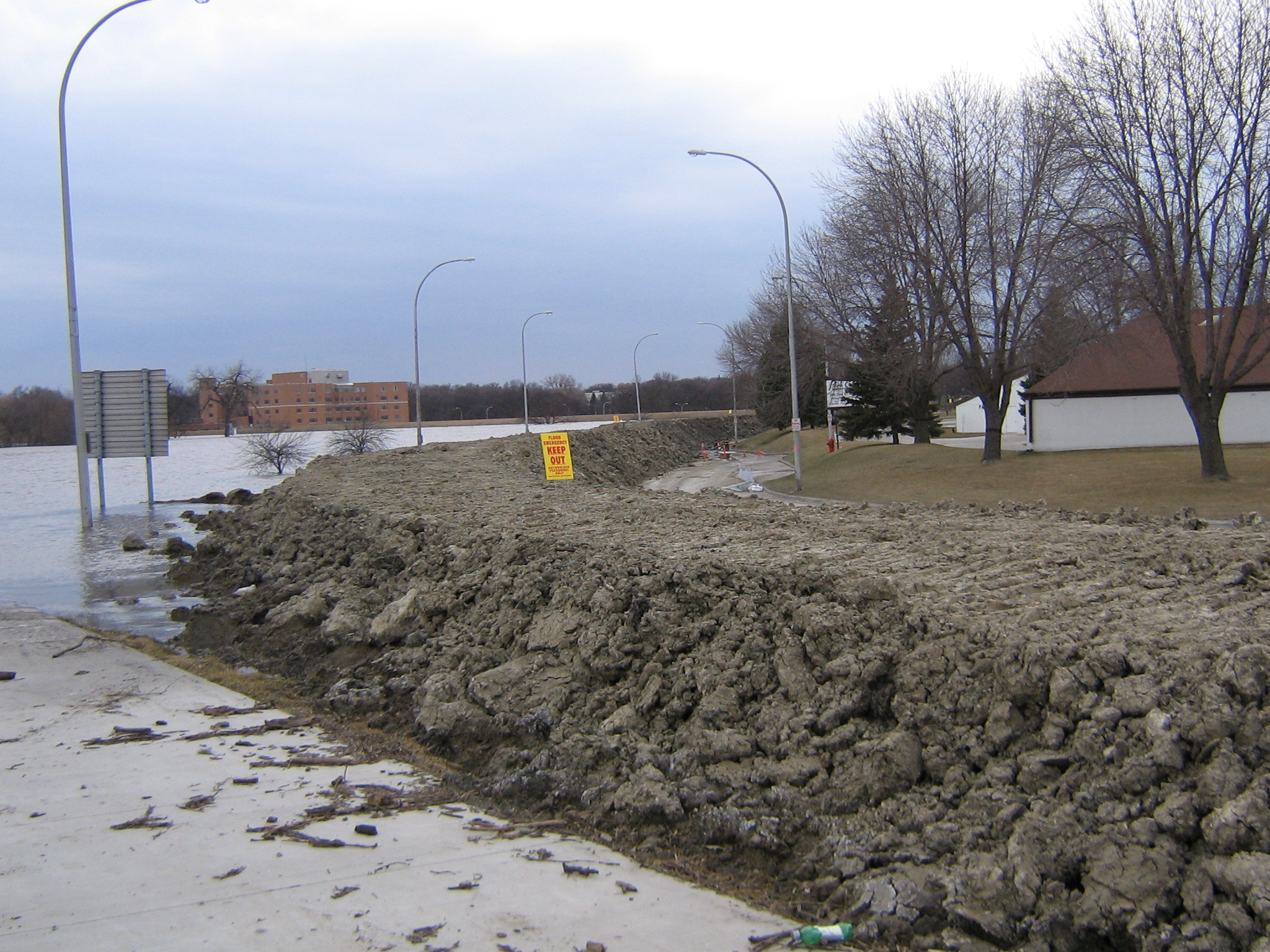 Temporary dike south of Main Avenue Bridge in Fargo, ND.