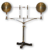 Photos of early experimental Hertz transmitting apparatus with Hertz resonator for detecting Hertzian waves - click here for more information on Heinrich Hertz