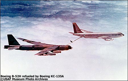 B-52H refueled by a KC-135