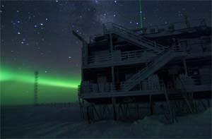 NOAA photo of the night sky from the South Pole Observatory taken in 2004.