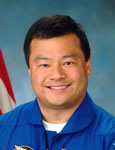 Leroy Chiao (NASA photo JSC2004E27099)