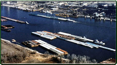 Barge traffic (photo)