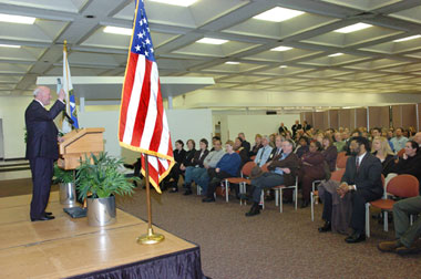 Secretary of Energy Samuel W. Bodman (left) held an all-hands meeting with DOE Chicago Office staff on April 11, 2007