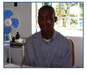 Primary Care Counselor Edward Mupunga is part
of a new cadre of workers in Zimbabwe’s national
health system trained with Emergency Plan support.
