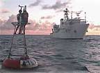 Moored buoy that measures ocean changes and retransmits data in real time to forecast El Niños