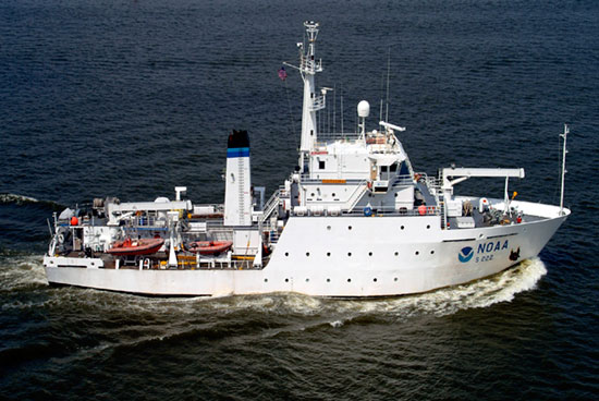 Photograph of NOAA Ship THOMAS JEFFERSON