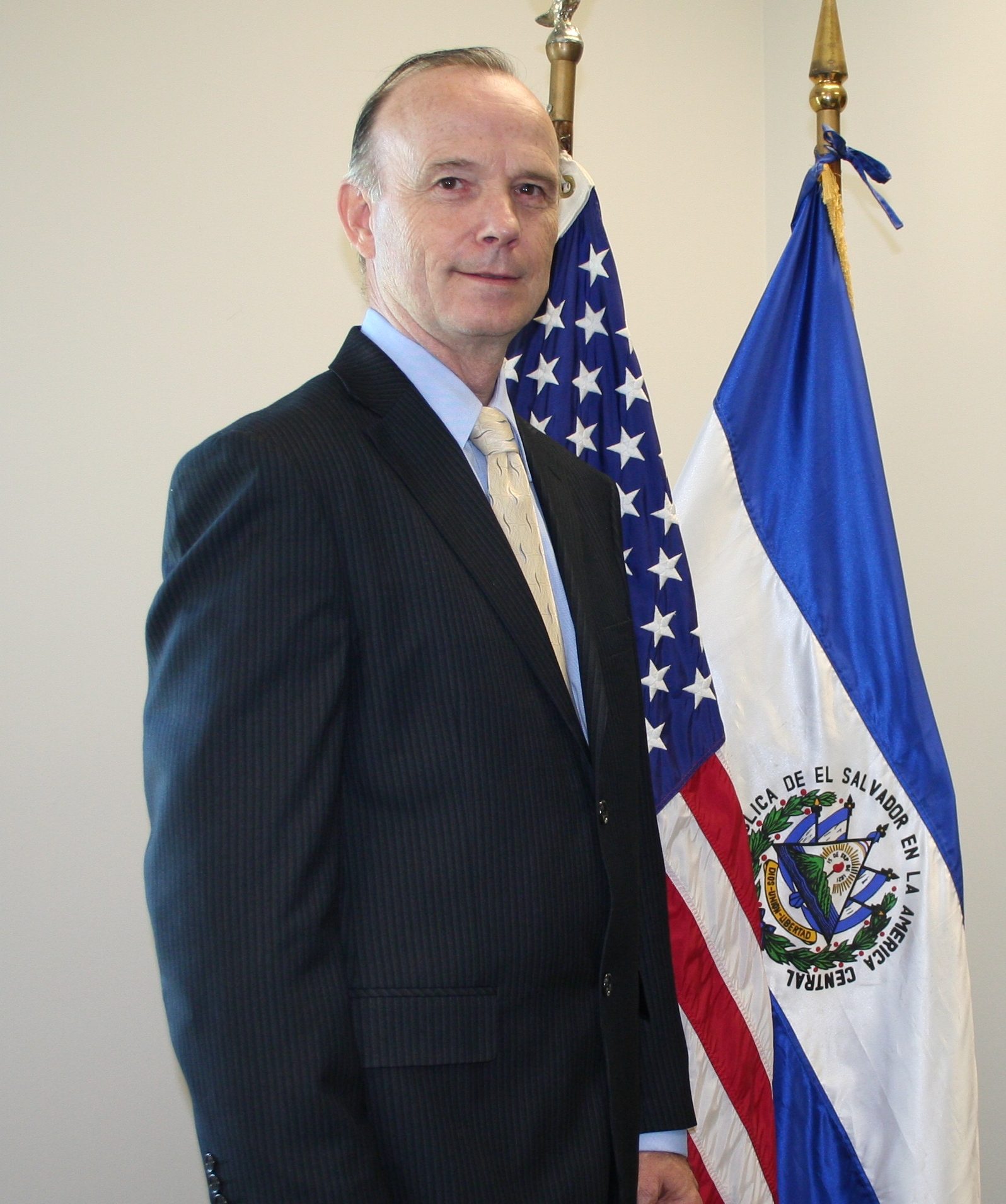 Photo of USAID/El Salvador Mission Director Larry H. Brady