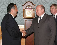 Secretary Abraham and Russian Prime Minister Mikhail Fradkov.