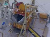 Preparations of the 2001 Mars Odyssey at Kennedy Space Center