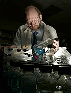 Photo of NREL scientist in the NREL Hydrogen Lab.