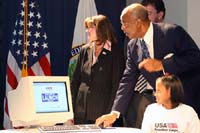 On Wednesday, December 8, 2004, U.S. Department of Education Secretary Rod Paige, Deputy Assistant to the President and Director of USA Freedom Corps Desiree T. Sayle, and Corporation for National and Community Service CEO David Eisner launched www.usafreedomcorpskids.gov, a new website designed to show elementary and middle school students how they can start making a difference by volunteering.