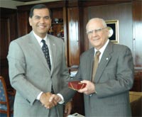 Peace Corps Director Vasquez met with Nicaraguan President Bolaños as part of his recent trip to South America.