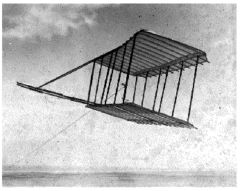 Photo of the Wright 1900 aircraft in flight