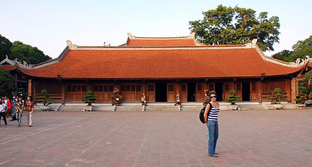 Reddish-orange low pagoda-style