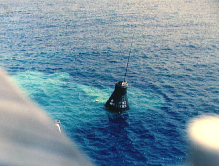 Recovery effort of capsule after second Mercury mission