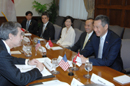 Secretary Gutierrez meeting with Prime Minister Lee Hsien Loong and staff