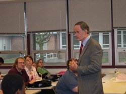 Senator Carper lectures at Delaware Technical and Community College