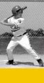 Niño jugando béisbol