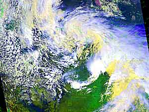 Infrared satellite animation depicting severe thunderstorms over the Plains on May 4-5, 2003