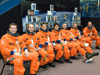 Los siete miembros de la tripulación del Trasbordador Endeavour han empezado su primer día de trabajo completo en el espacio.
