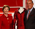 Image of Mrs. Bush with fashion designer Oscar de la Renta.