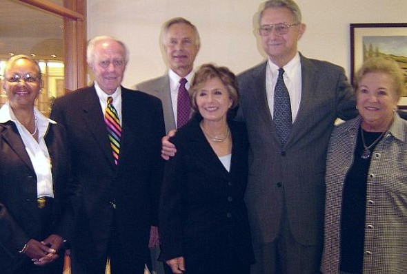 Senator Boxer attends the naming ceremony for the Fresno Federal Courthouse.