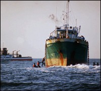 Golden Venture cargo ship runs aground