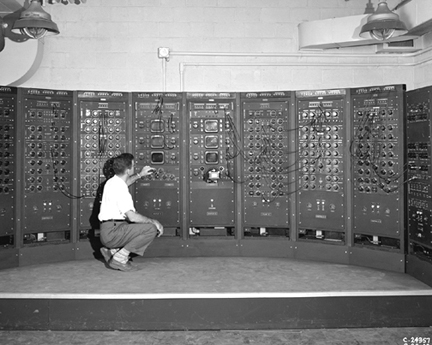 Analog computing machine in fuel systems building