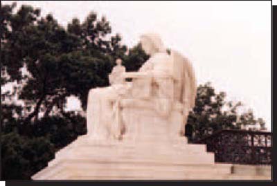 Statue of contemplateion at U.S. Supreme Court Building