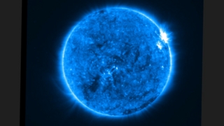 This is a movie of the Sun in 171 Ångstrom ultraviolet light. The time frame is late January, 2007