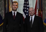 GATES WELCOMES LATVIAN MINISTER - Click for high resolution Photo