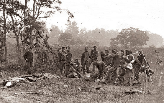 Alexander Gardner image of a burial crew.