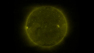 Left-eye movie of the Sun at 284 Ångstroms, ultraviolet light.