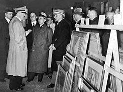 Hitler inspects confiscated art
